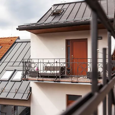 Dolná - Mezonetový Na Námestí Pre 4 Apartamento